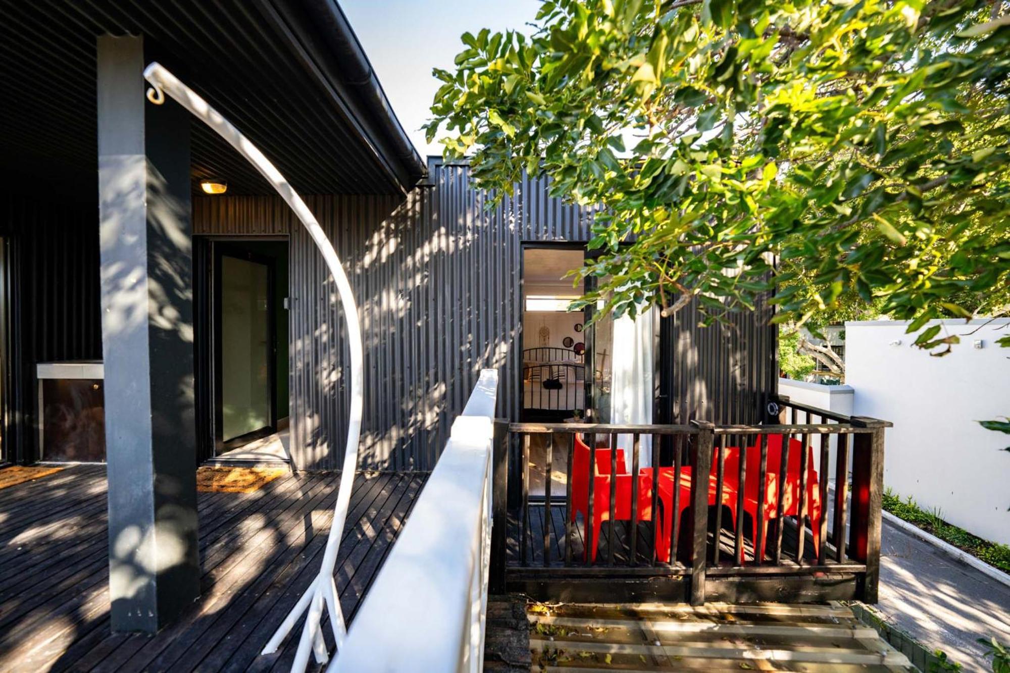 Point's Eyrie - Indulge In An Urban Oasis Cape Town